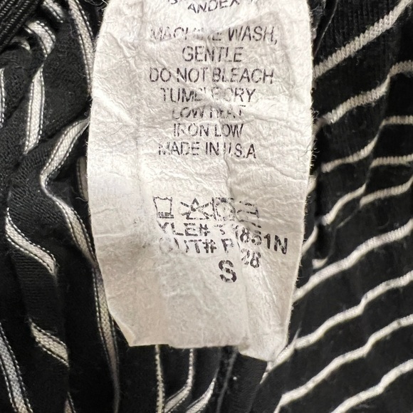 Women’s Hailey & Co Maternity Striped Shirt | Size Small - Picture 3 of 3